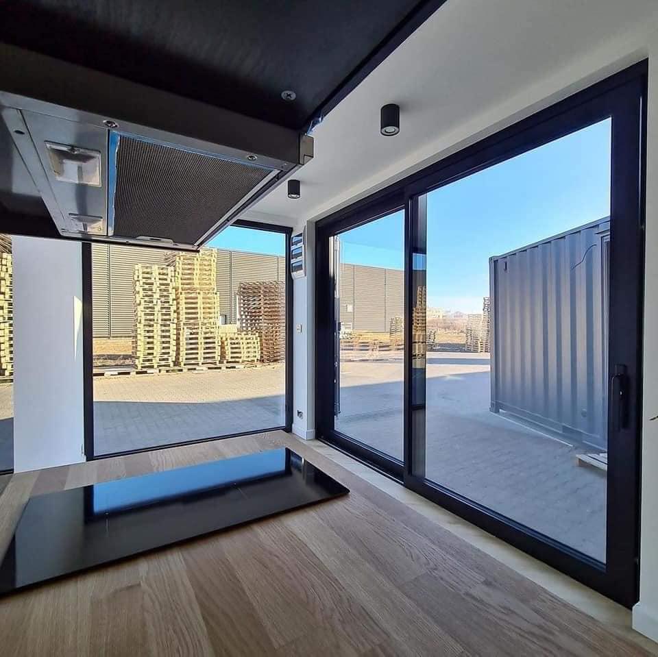 Contentor marítimo modificado em escritório